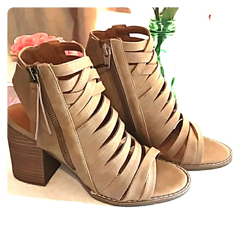 Universal Thread Heels
